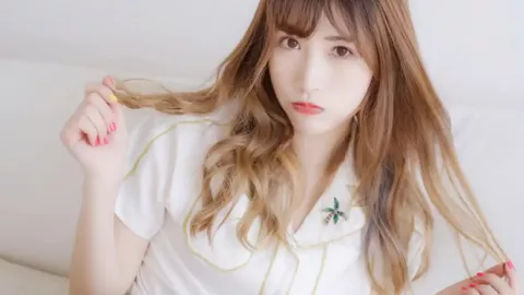 快递站2人殴打教师